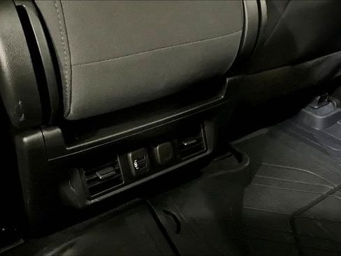 Used 2021 Chevrolet Silverado 1500 LT image 27