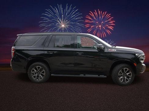 Used 2021 Chevrolet Tahoe Z71 w/ Z71 Signature Package AWD/4WD image 3