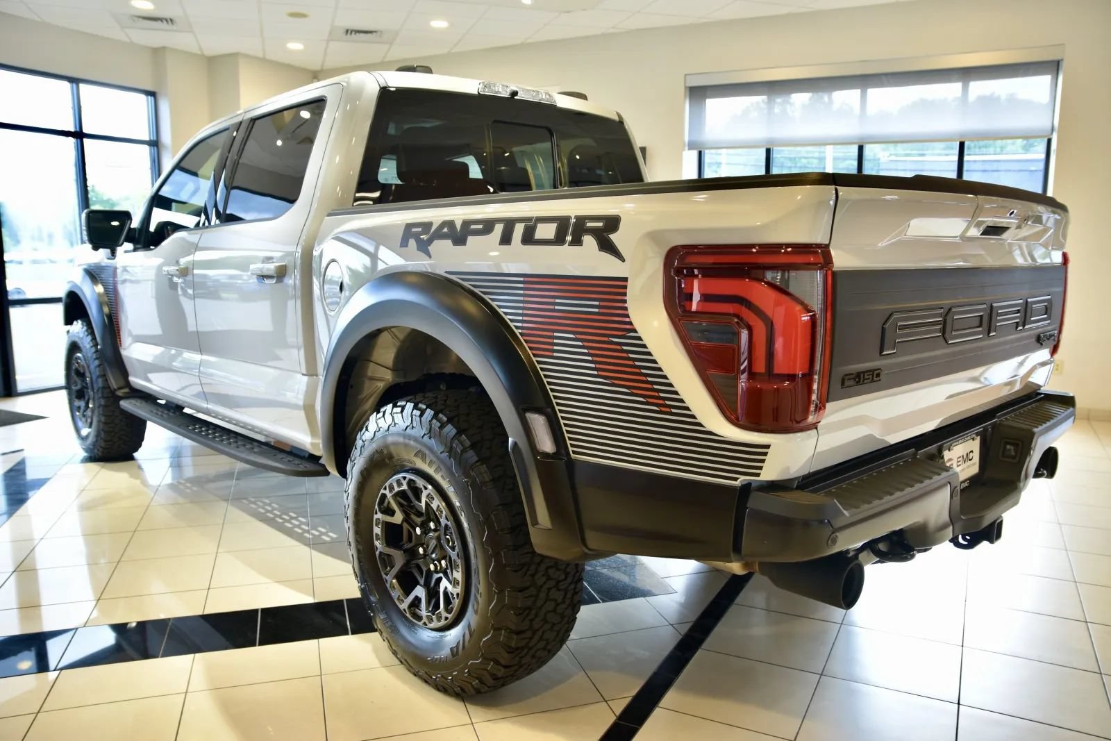 Used 2025 Ford F150 Raptor w/ Equipment Group 803A Raptor R AWD/4WD image 4
