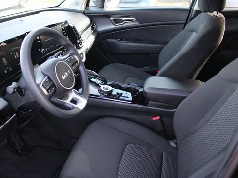 Certified 2024 Kia Sportage LX image 9