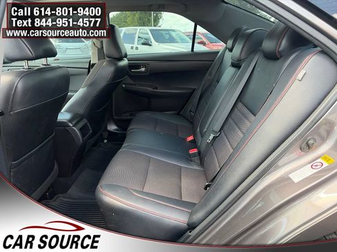 Used 2016 Toyota Camry SE w/ Moonroof Package FWD image 24