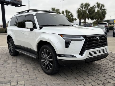 Used 2024 Lexus GX 550 image 7