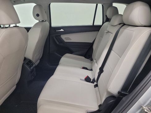 Used 2021 Volkswagen Tiguan SE AWD/4WD image 18