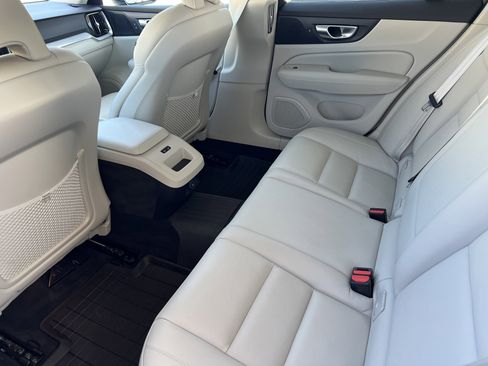 Used 2023 Volvo V60 B5 Cross Country Plus w/ Climate Package image 19