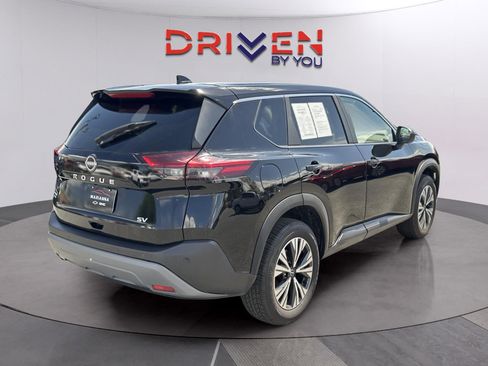 Used 2023 Nissan Rogue SV FWD image 5