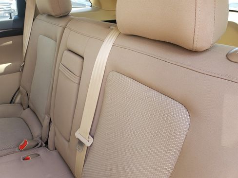 Used 2008 Saturn Vue XR image 26