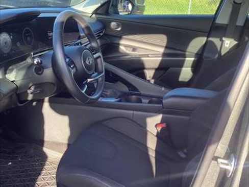 Used 2025 Hyundai Elantra SEL FWD image 14