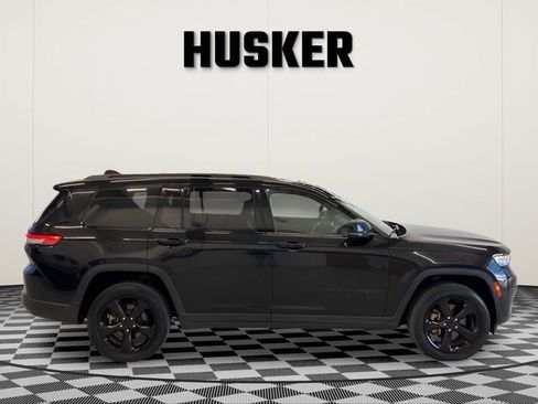 Used 2023 Jeep Grand Cherokee L Laredo AWD/4WD image 2