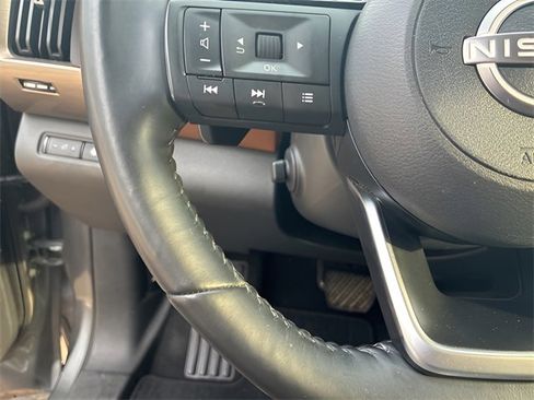 Used 2023 Nissan Pathfinder Platinum w/ Cargo Package image 23