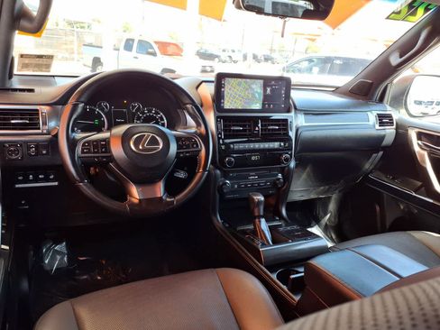 Used 2022 Lexus GX 460 w/ Black Line Special Edition AWD/4WD image 9