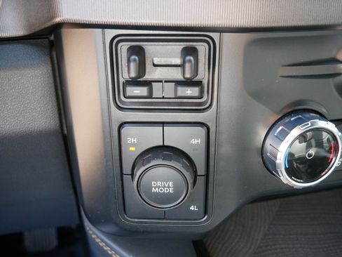 Used 2023 Ford F450 Platinum w/ FX4 Off-Road Package image 30