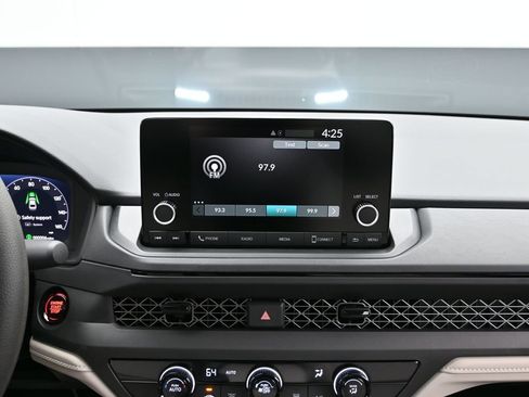 Used 2025 Honda Accord LX image 28