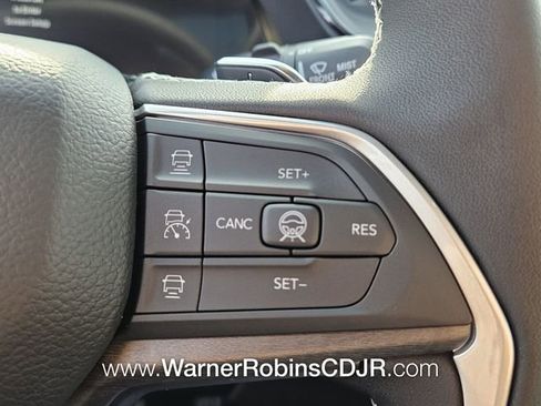 New 2026 Jeep Grand Cherokee Altitude image 25