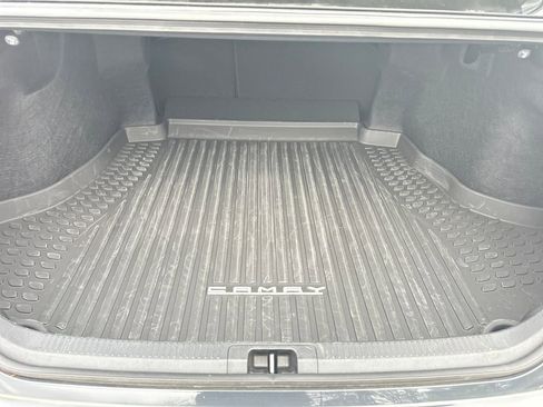 Used 2025 Toyota Camry SE image 30