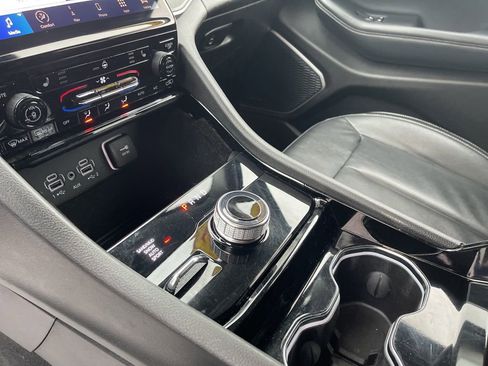 Used 2022 Jeep Grand Cherokee L Limited w/ MOPAR Finishing Package image 16