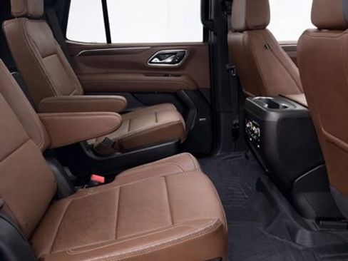 Used 2024 Chevrolet Tahoe High Country image 14