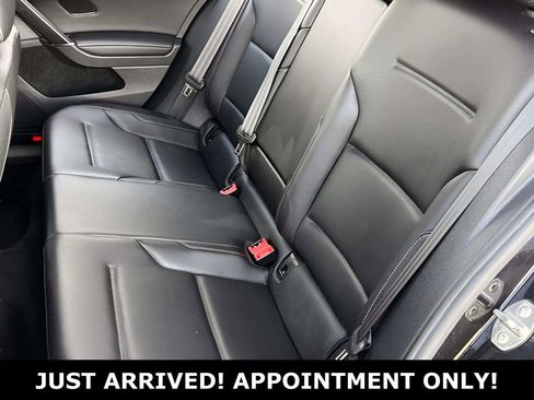 Used 2018 Volkswagen Golf SE image 14