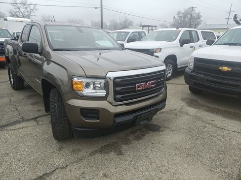 Used 2016 GMC Canyon 4x4 Extended Cab w/ Convenience Package image 4