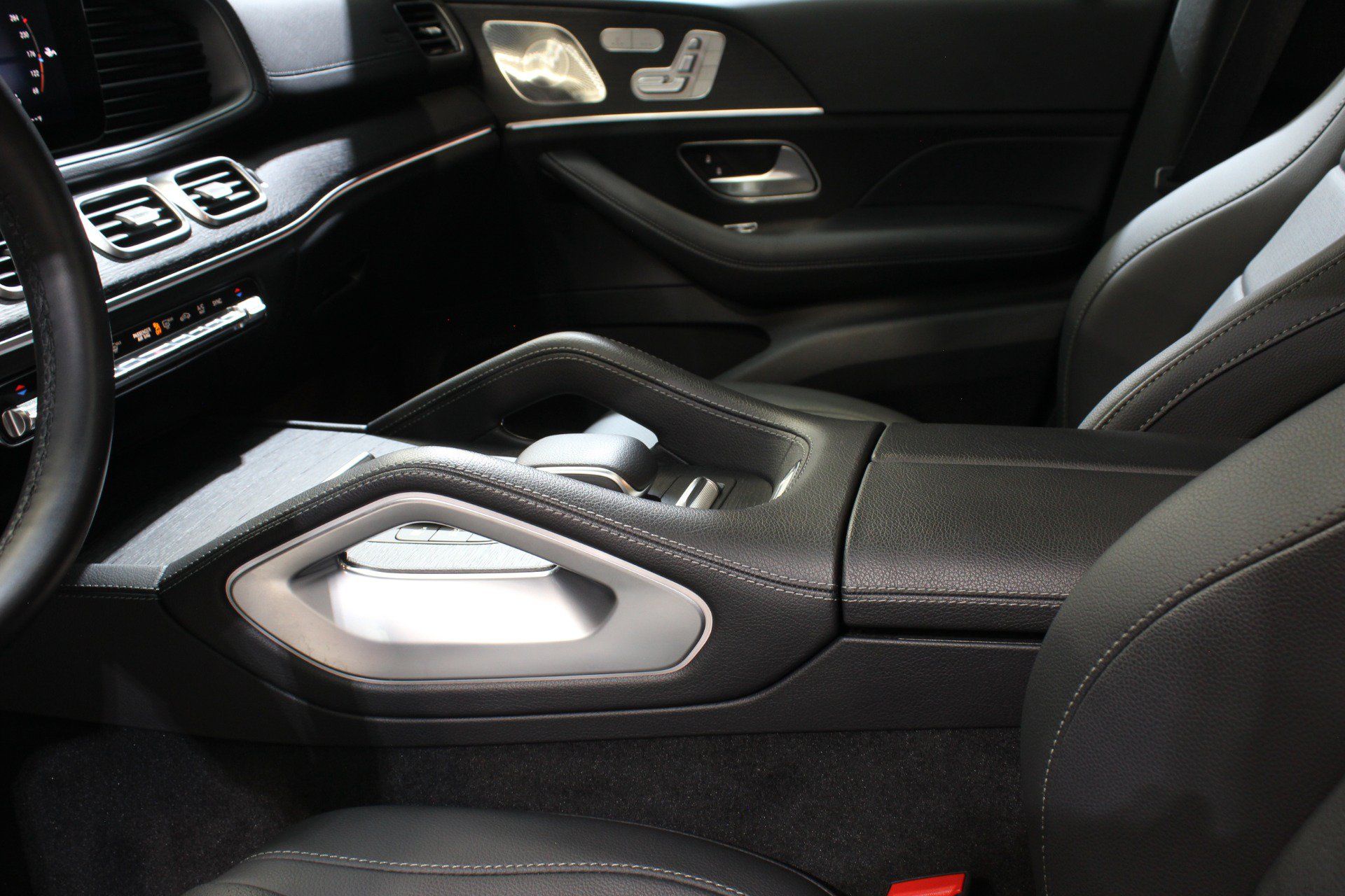 Used 2023 Mercedes-Benz GLS 450 4MATIC image 38