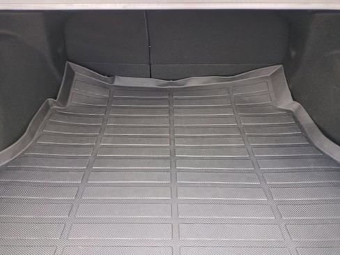 Certified 2025 Toyota Corolla SE w/ SE Premium Package FWD image 7