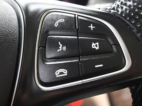 Used 2019 Mercedes-Benz GLC 300 4MATIC w/ Premium Package image 20