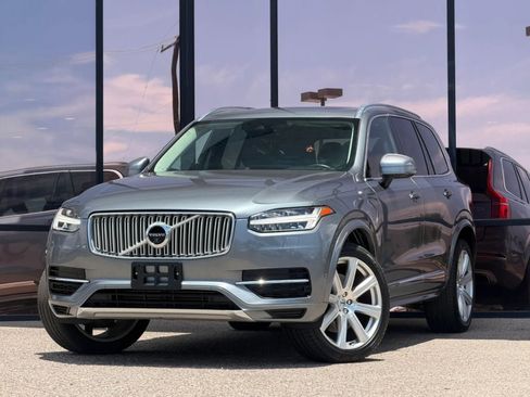 Used 2017 Volvo XC90 T8 Inscription w/ Luxury Package AWD/4WD image 2