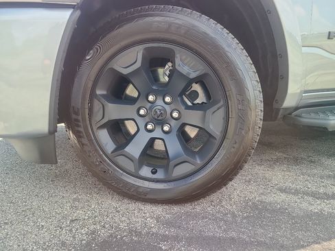 Used 2025 RAM 1500 Big Horn AWD/4WD image 9