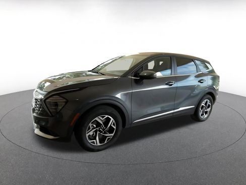 Used 2025 Kia Sportage LX image 8