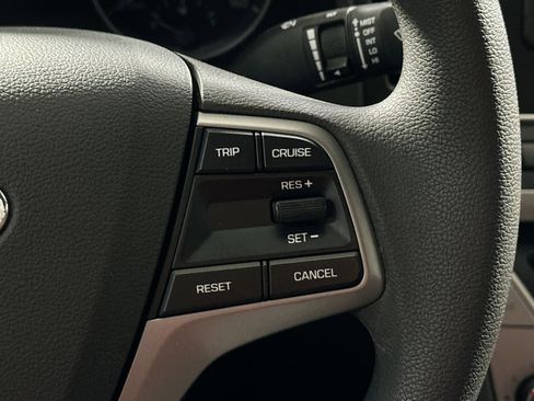 Used 2018 Hyundai Elantra SE image 19