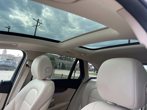 Used 2022 Mercedes-Benz GLC 300 4MATIC w/ Premium Package Lite image 16