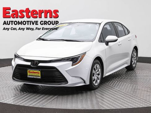 Used 2024 Toyota Corolla LE FWD image 1