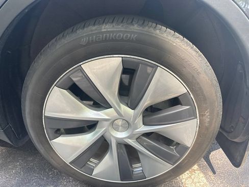 Used 2023 Tesla Model Y Long Range AWD/4WD image 19