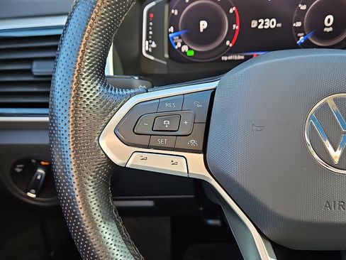 Used 2023 Volkswagen Atlas SEL Premium image 18