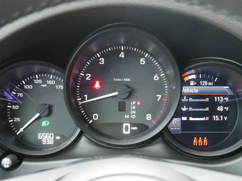 Used 2025 Porsche Macan image 22