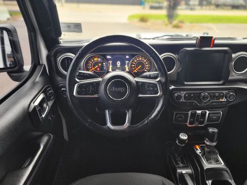Used 2018 Jeep Wrangler Unlimited Sahara AWD/4WD image 10