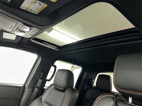 Used 2024 Nissan Frontier PRO-4X w/ Pro Premium Package image 19