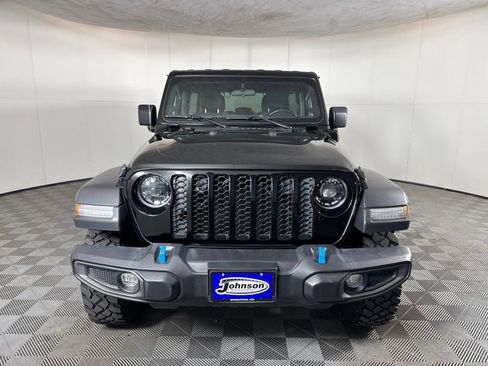 Used 2023 Jeep Wrangler Unlimited w/ Cold Weather Group AWD/4WD image 2