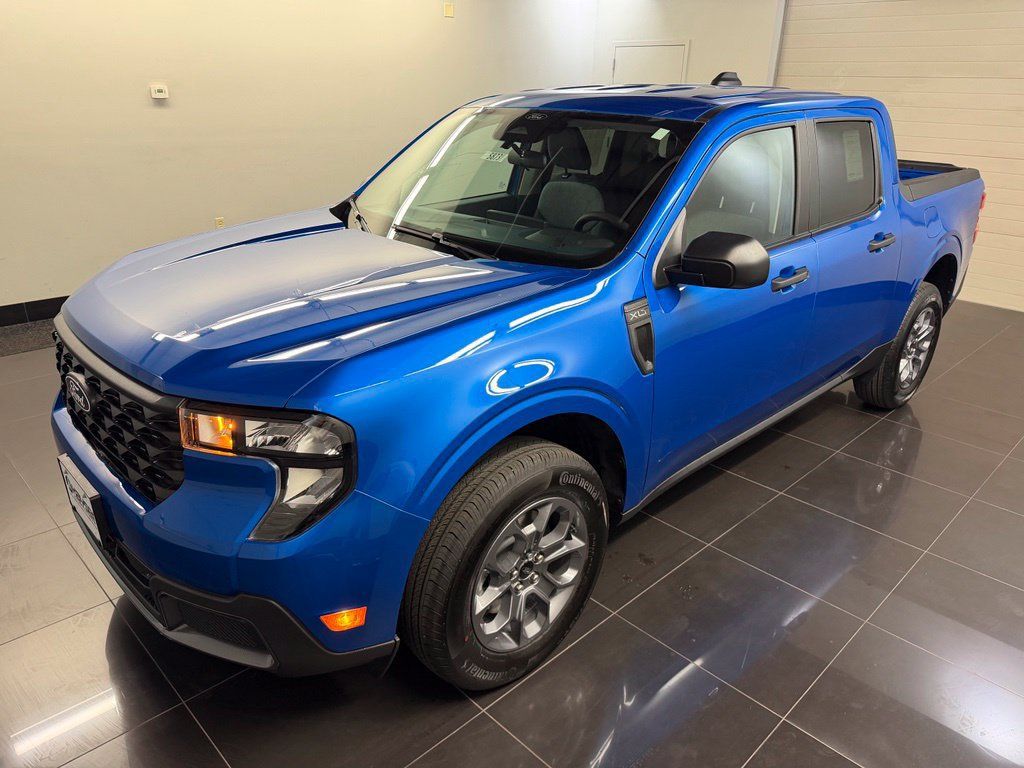 New 2026 Ford Maverick XLT w/ Equipment Group 301A AWD/4WD image 3