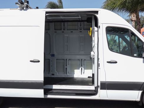 Used 2021 Mercedes-Benz Sprinter 2500 w/ Driver Convenience Package image 11