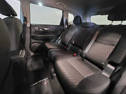 Used 2019 Nissan Rogue SV AWD/4WD image 8