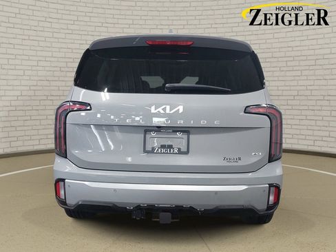 Used 2023 Kia Telluride AWD image 6