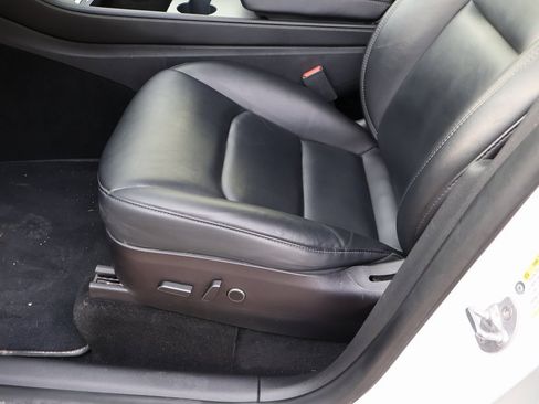 Used 2021 Tesla Model Y Long Range image 30