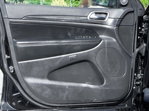 Used 2019 Jeep Grand Cherokee Limited X image 16