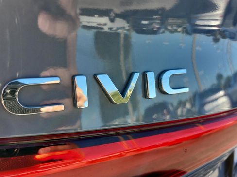Used 2022 Honda Civic Touring image 39