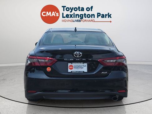 Used 2022 Toyota Camry XLE FWD image 6