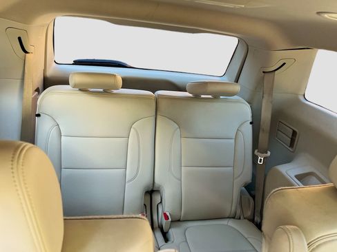 Used 2023 GMC Acadia Denali image 28