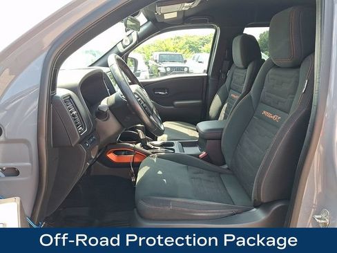 Used 2022 Nissan Frontier PRO-4X w/ Technology Package AWD/4WD image 2