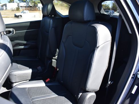 Used 2022 Kia Sorento SX w/ Panoramic Sunroof Package image 28