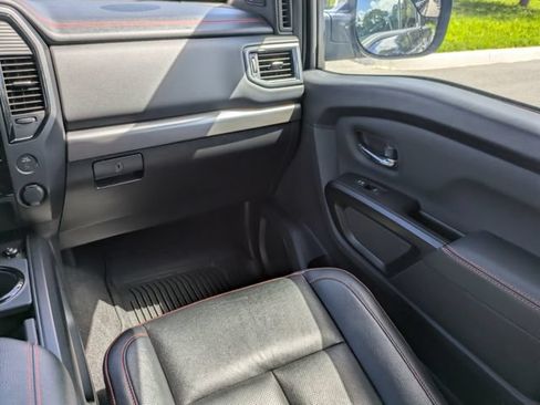 Used 2024 Nissan Titan PRO-4X w/ Pro-4x Convenience Package AWD/4WD image 17