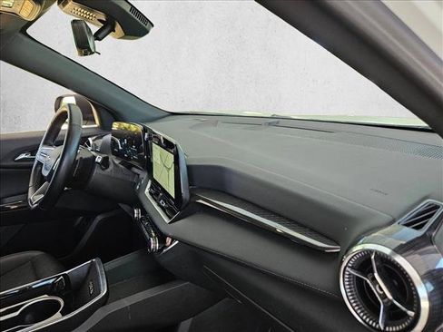 Used 2025 Chevrolet Equinox LT w/ Convenience Package II FWD image 18
